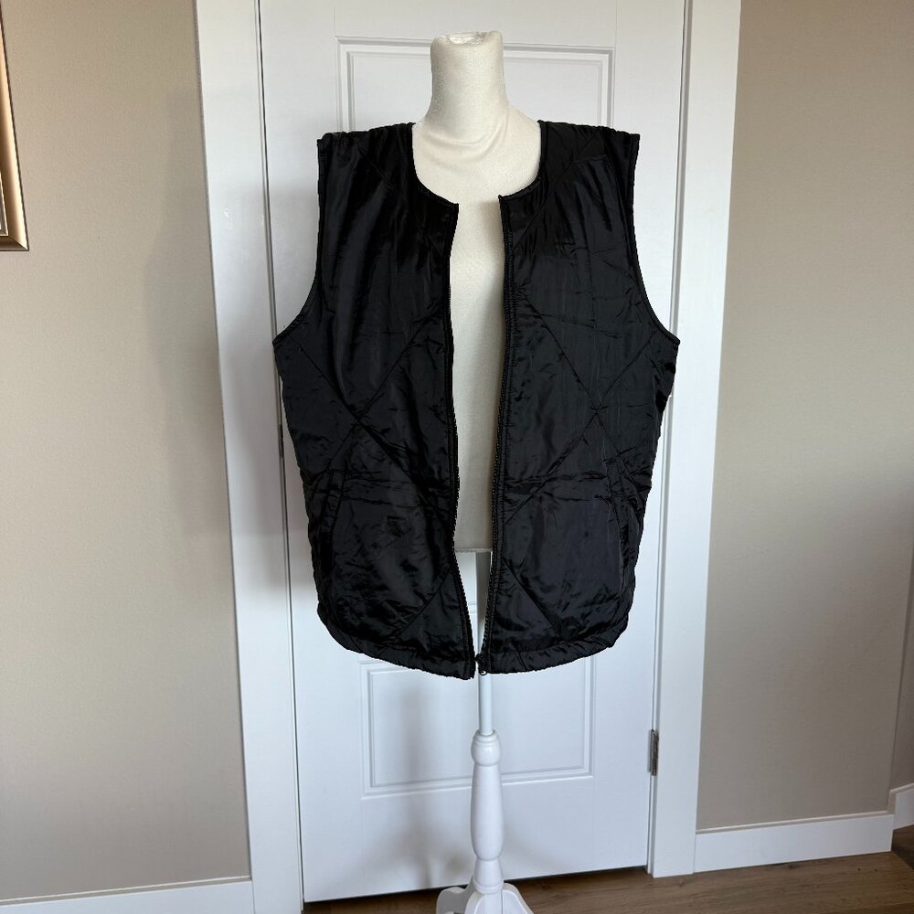Socialite Black Lightweight Winter Vest - NWT - L/XL